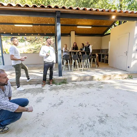 Casa vacanze Les Hauts Du Marquet - Meublé De Tourisme 5 Etoiles - De Groupe 15 Personnes En Cévennes - Piscine à Débordement - Balnéo - Sauna - Nature *
